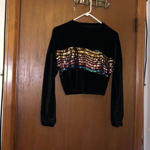 *3 for $25* Women Cropped Velvet like Black w/ sequence design on front size L